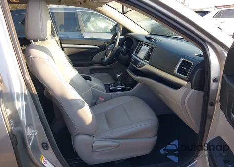 2015 Toyota Highlander Xle V6 z USA, uszkodzony, nr VIN 5TDJKRFH2FS206085